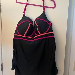 Lane Bryant plus size swim top 46 D. Neon piping. SO cute!! Excellent condition.